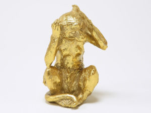 FIGURA MONO DORADO NO OIR 13X11X20CM