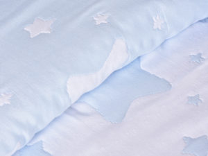 COLCHA ESTRELLITAS AZUL
