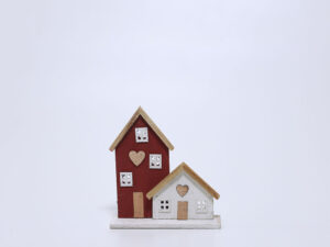 CASAS MADERA CON LED 28CM ROJO