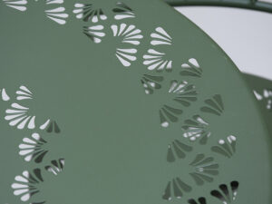 MESA + 2 SILLAS METAL VERDE