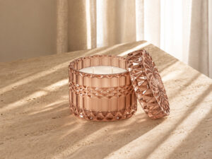 VELA PERFUMADA EN CRISTAL CON TAPA ROSA