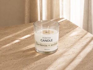 VELA PERFUMADA EN VIDRIO GARDENIA + ORCHID